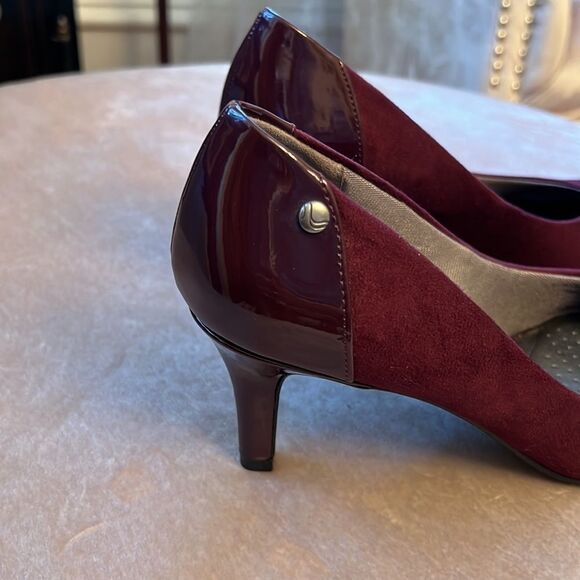 Life Stride Flex SZ 8.5 SOFT SYSTEM Plum Cranberry Pumps EUC - Picture 2 of 10
